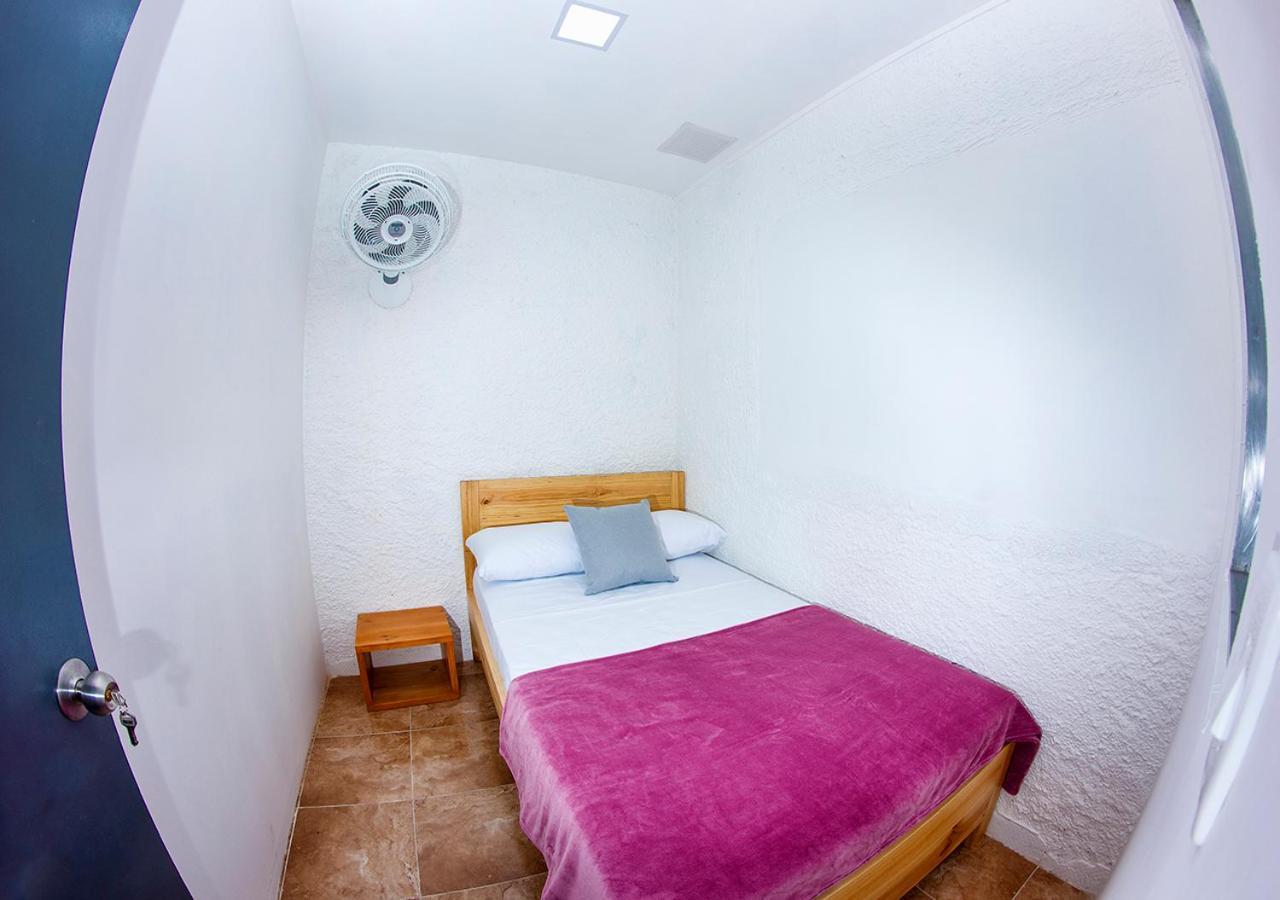 Charlie Palace Hostel Medellín Quarto foto